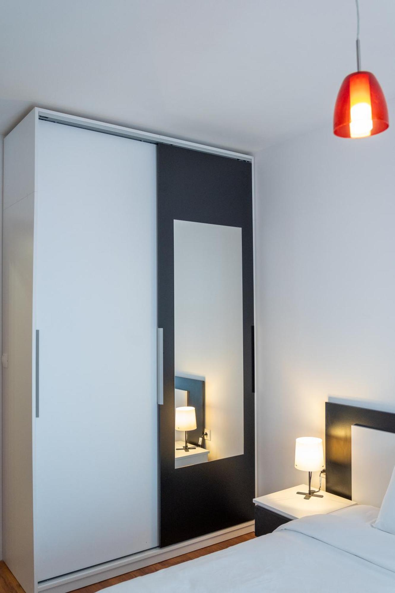 Sunny 1Bdr Apartment Near Center Sofia Ngoại thất bức ảnh