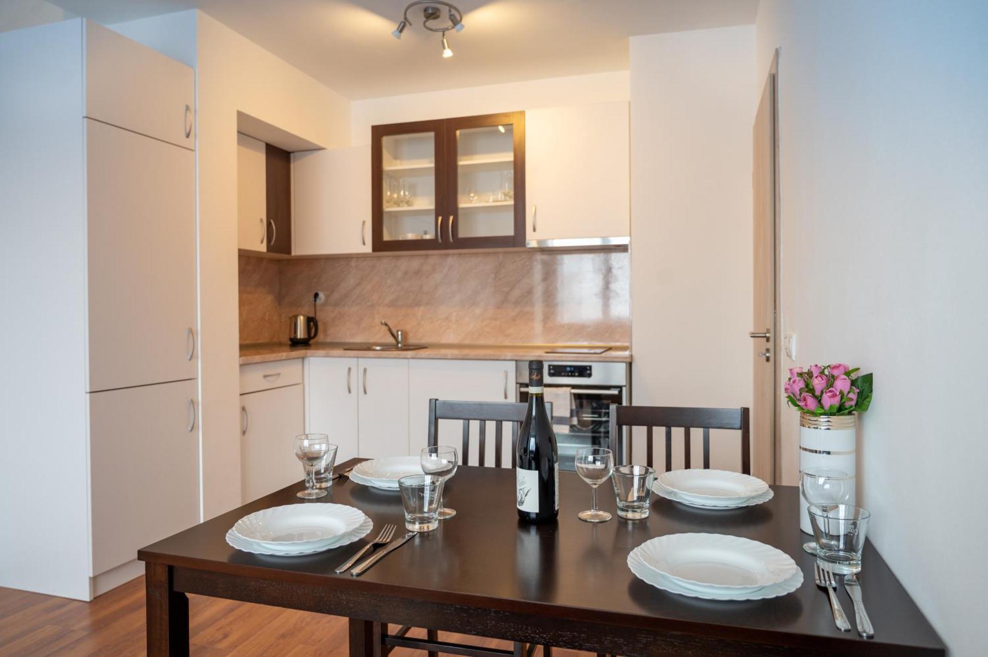 Sunny 1Bdr Apartment Near Center Sofia Ngoại thất bức ảnh